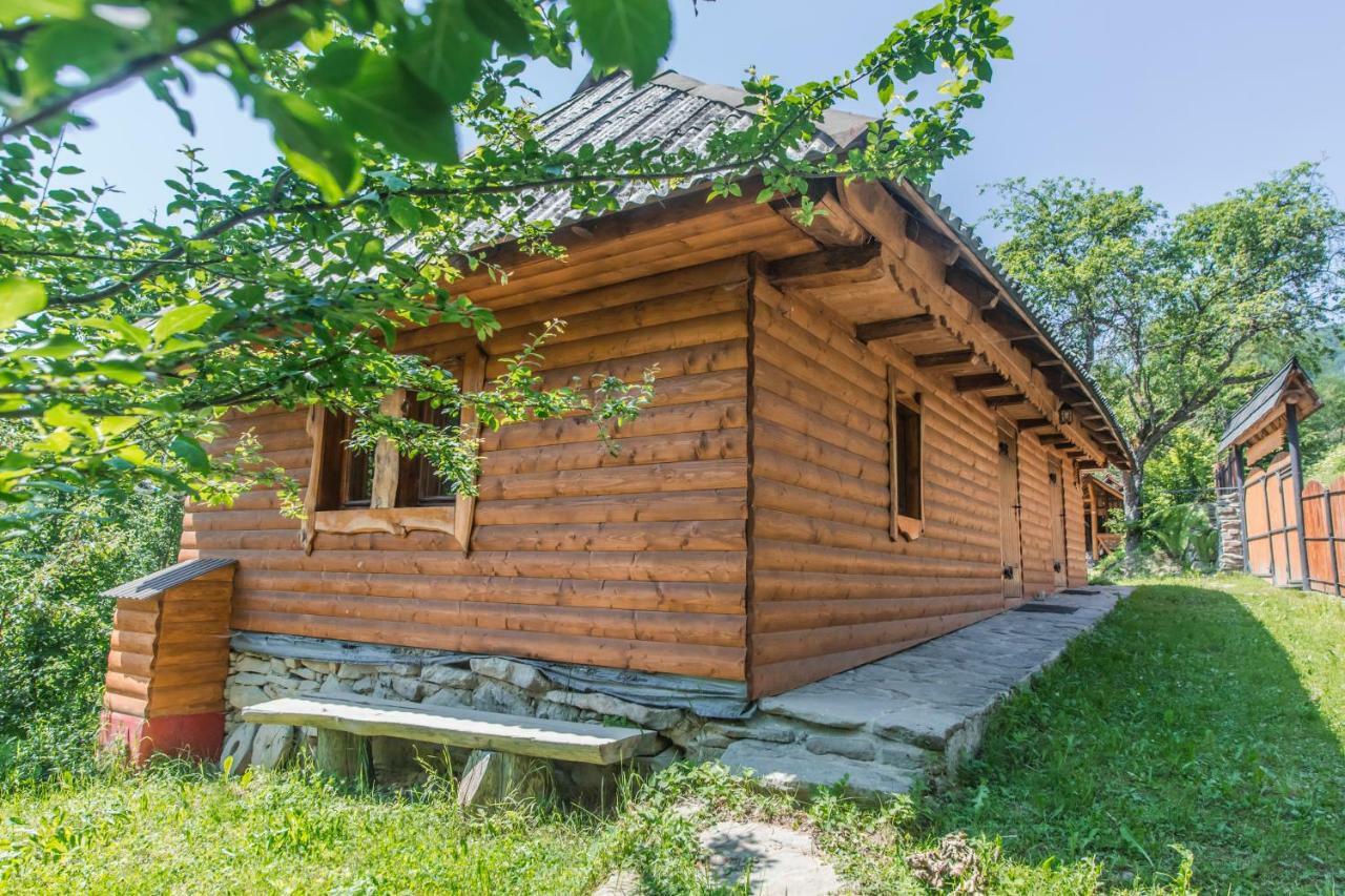 Садиба Над Потоком Lumshory Exterior photo